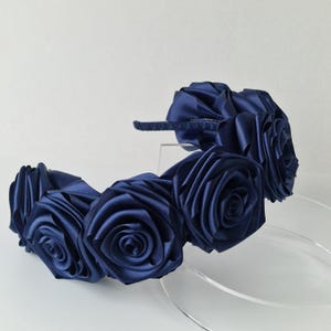 Donkerblauwe satijnen roos hoofdband/Marineblauwe bloemenhoofdband/Donkerblauwe bloemenkroon/Marineblauwe bloemenhaarband