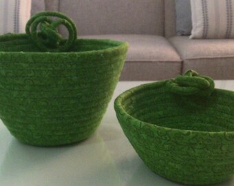 St Patrick’s Day Shamrock Fabric Covered Rope Basket Bowl Set (2)