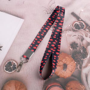 Red Cloud Anime Lanyard: Ninja Badge Ausweishalter