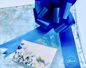 ShredAstic Blue Dot / Royal Blue 30mm pull bow Hamper Floristry Giftwrap Cellophane Film birthday Father’s Day