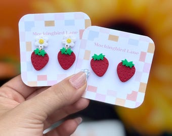 手作りポリマークレイのストロベリーイヤリング – コテージコアジュエリー