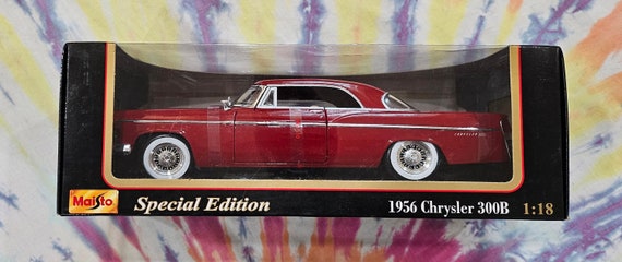 Maisto Chrysler 1956 300B White Die Cast Toy Classic Car