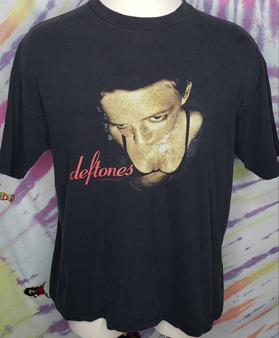 VINTAGE Deftones Around the Fur XL Concert Tour T Shirt VINTAGE Deftones Around the Fur XL Concert Tour T Shirt