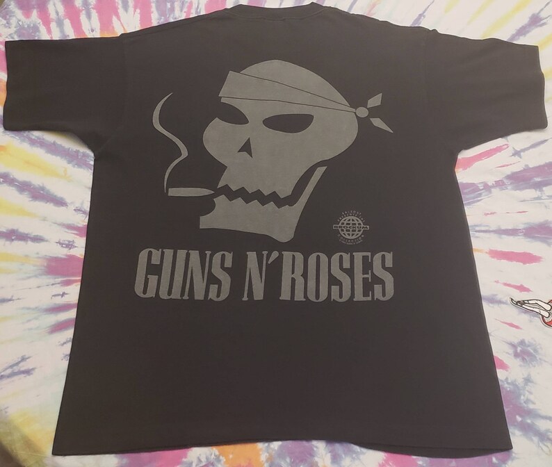 Guns n Roses Vintage Embroidered Skull Bandana Men/'s XL T Shirt by Brockum