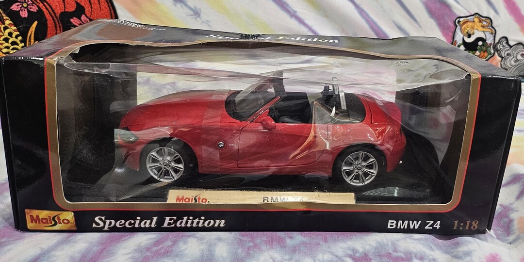 BMW Z4 Solido 1/18 – Bleu Maldives, Die-Cast, Occasion (Boîte Légèrement Marquée)