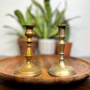 Candelabros vintage de latón combinables de 15 cm de alto