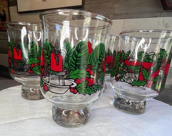 Verres de Noël vintage : bougie des Fêtes et décoration de houx