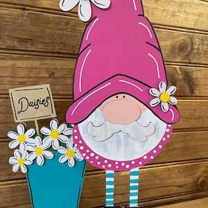 Standing gnome with flower pot, daisy, garden gnome, diy, hand painted, spring