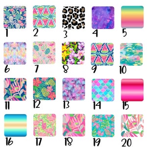 Puede incluir: Una cuadr&iacute;cula de veinte muestras cuadradas con varios patrones y colores, numeradas del 1 al 20. Los dise&ntilde;os incluyen vida marina, rodajas de sand&iacute;a, estampado de leopardo, acuarelas, arreglos florales, pi&ntilde;as, galaxias y degradados.
