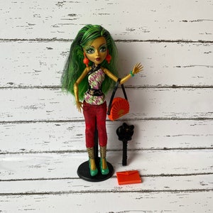 Monster high jinafire doll discount