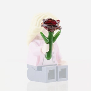 MOC LEGO® flores rojas, amarillas y rosas en una maceta