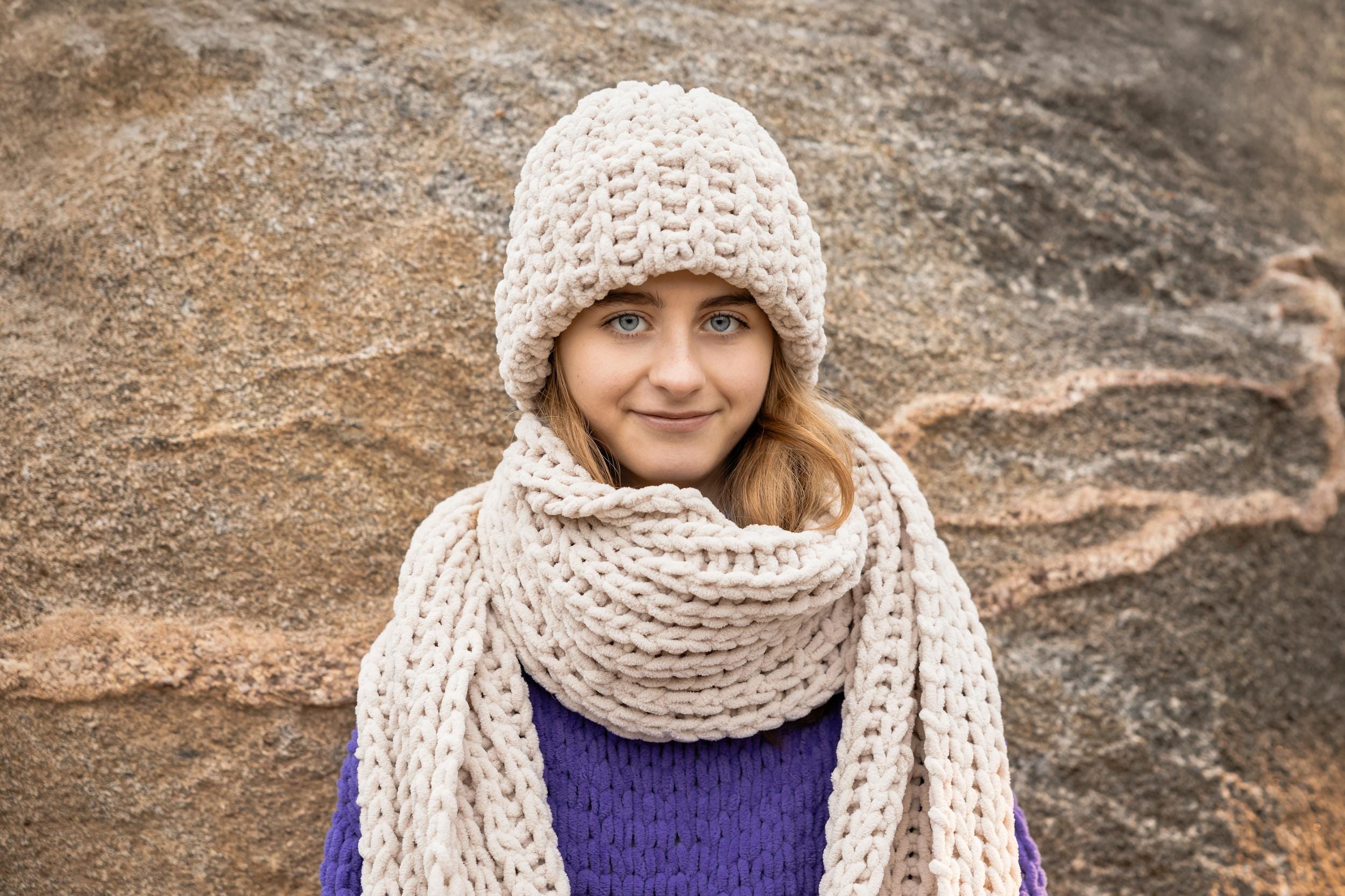 Handmade Chunky Knit Cream and Silver Beanie and Scarf Set 100% Wool C.C Unisex Soft Stretch Chunky Cable Knit Beanie and  main image 3