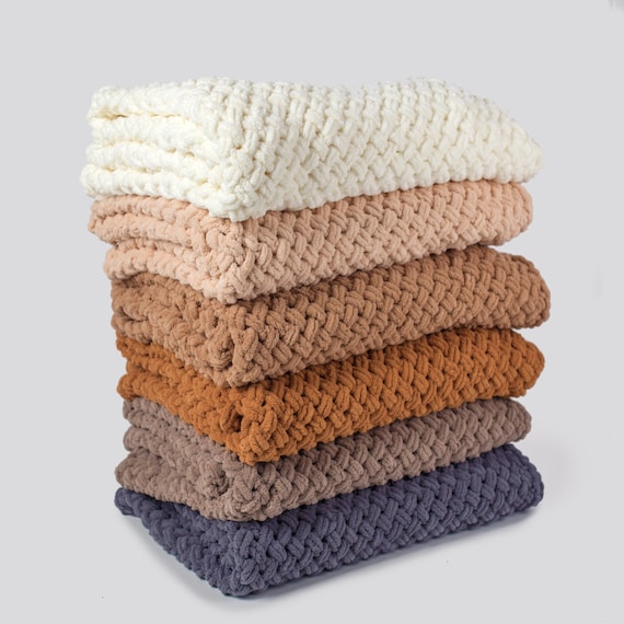 Puffy Blanket Chunky Knit Blanket Gift for Mom Hand Knit