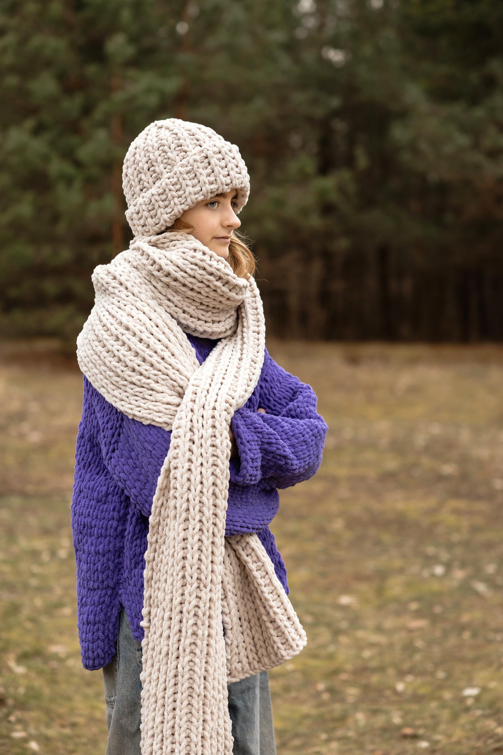 Handmade Chunky Knit Cream and Silver Beanie and Scarf Set 100% Wool C.C Unisex Soft Stretch Chunky Cable Knit Beanie and  main image 4