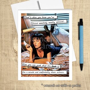 Divertente biglietto Pulp "Love is Shut the F- Up", buon compleanno, film degli anni '90, stampa artistica di film, cultura pop, biglietti di compleanno fatti a mano