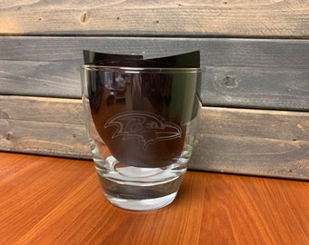 Vaso de whisky antiguo grabado de los Baltimore Ravens