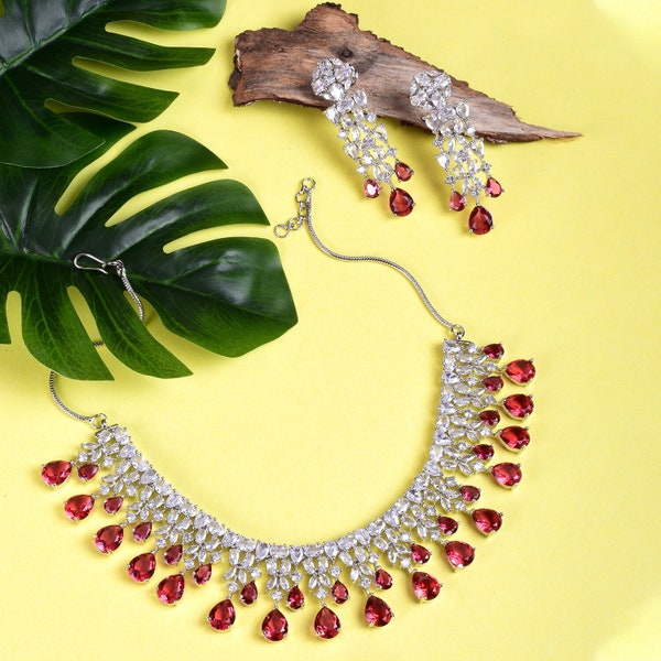 Ensemble de collier ras du cou en diamant rouge américain pour mariage indien/bijoux inspirés de Sabyasachi AD/bijoux Bollywood punjabi/ensemble CZ rouge rubis