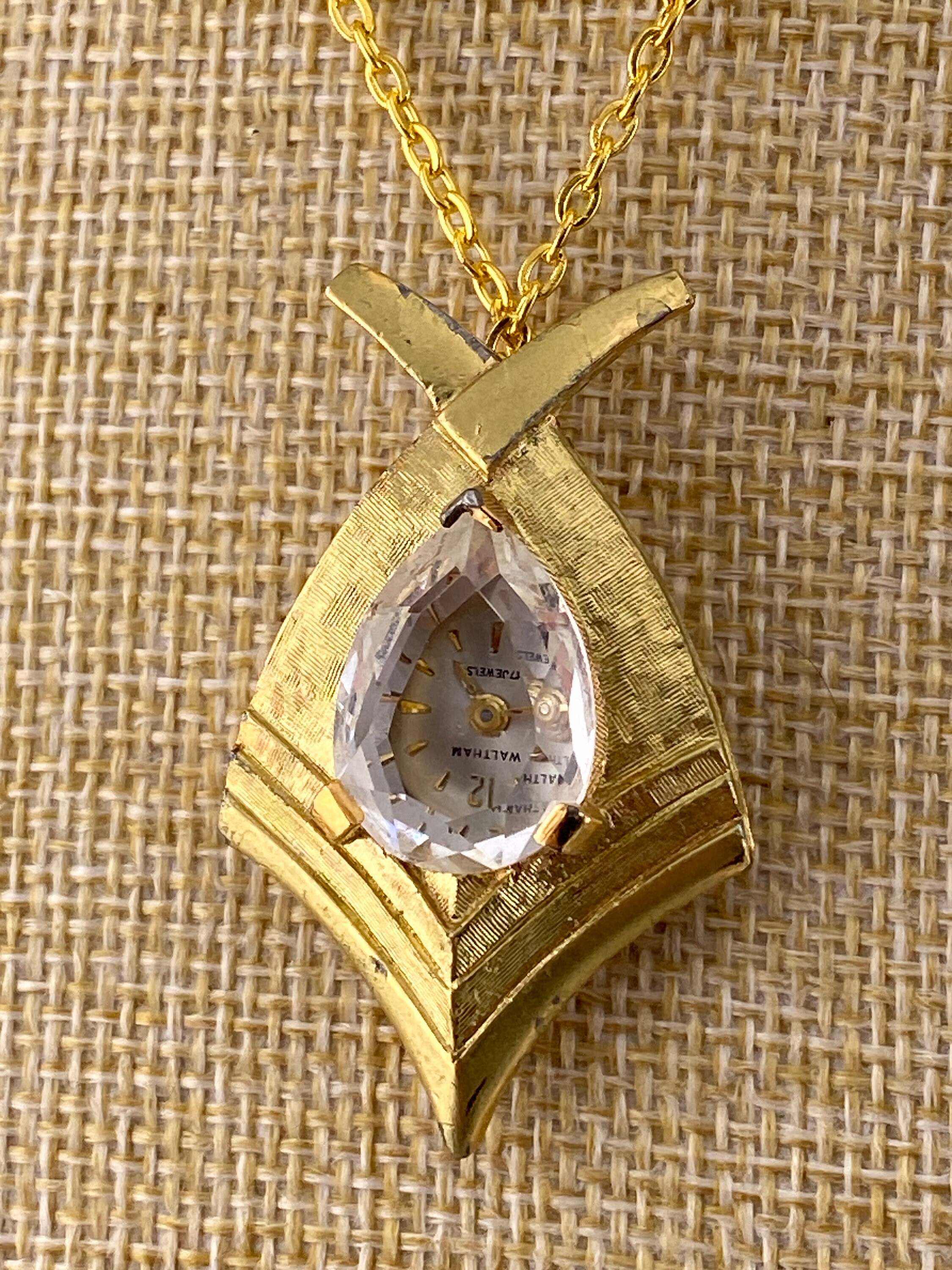 Vintage 70s Waltham 17 Jewel Manual Wind Faceted Glass  display picture 3