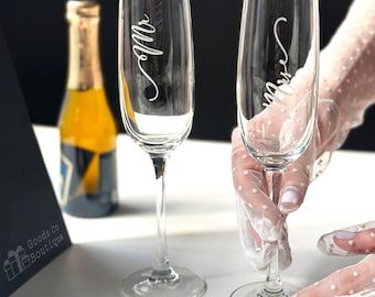 Bride and Groom Wedding Champagne Flutes, Toasting Flutes, Wedding Gifts, Wedding Glasses, His and Hers Wedding Champagne Glasses