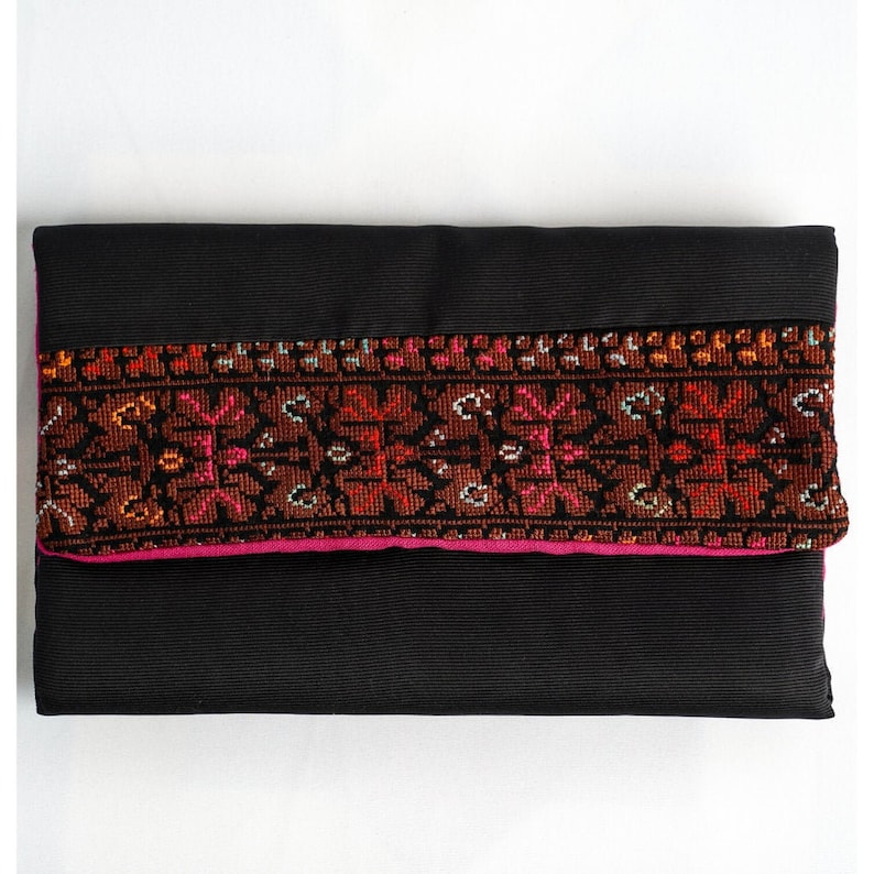 handmade palestinian embroidery clutches collection 05