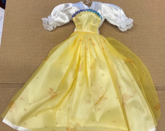 Dolls Yellow white princess vintage style puffy sleeves ball gown suitable for a standard 11.5inch fashion doll