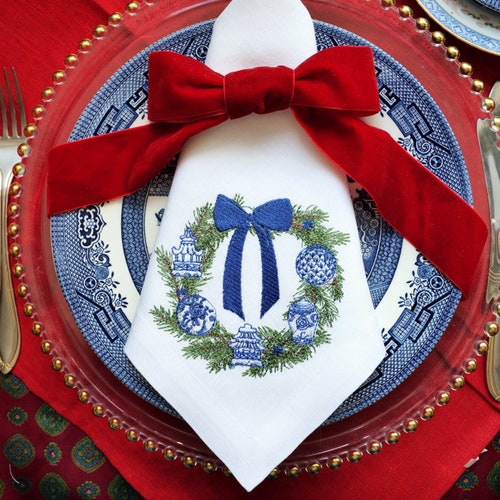 Couronne de Noël chinoiserie avec ornements serviettes en tissu brodées, décoration, décor de table de vacances, serviettes de table en lin, branche de pin