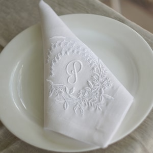 white personalized embroidery on a white napkin, monogrammed napkins, decoration, Cloth Dinner Napkins, Wedding napkins, lily of valley