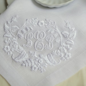 white personalized embroidery on a white napkin, monogrammed napkin, birthday napkin, table decoration, Cloth Dinner Napkin, Wedding napkins