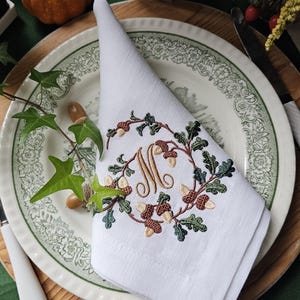 Haftowane serwetki lniane: dekoracja stołu na Święto Dziękczynienia z motywem kwiatowym (16,5" x 16,5")
