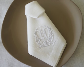 Personalized Embroidered Cloth Napkin: Monogrammed Dinner Napkin
