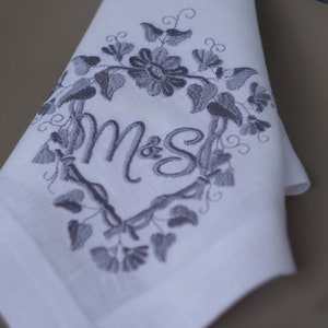Monogrammed Linen Napkins: Embroidered Wedding Table Decor