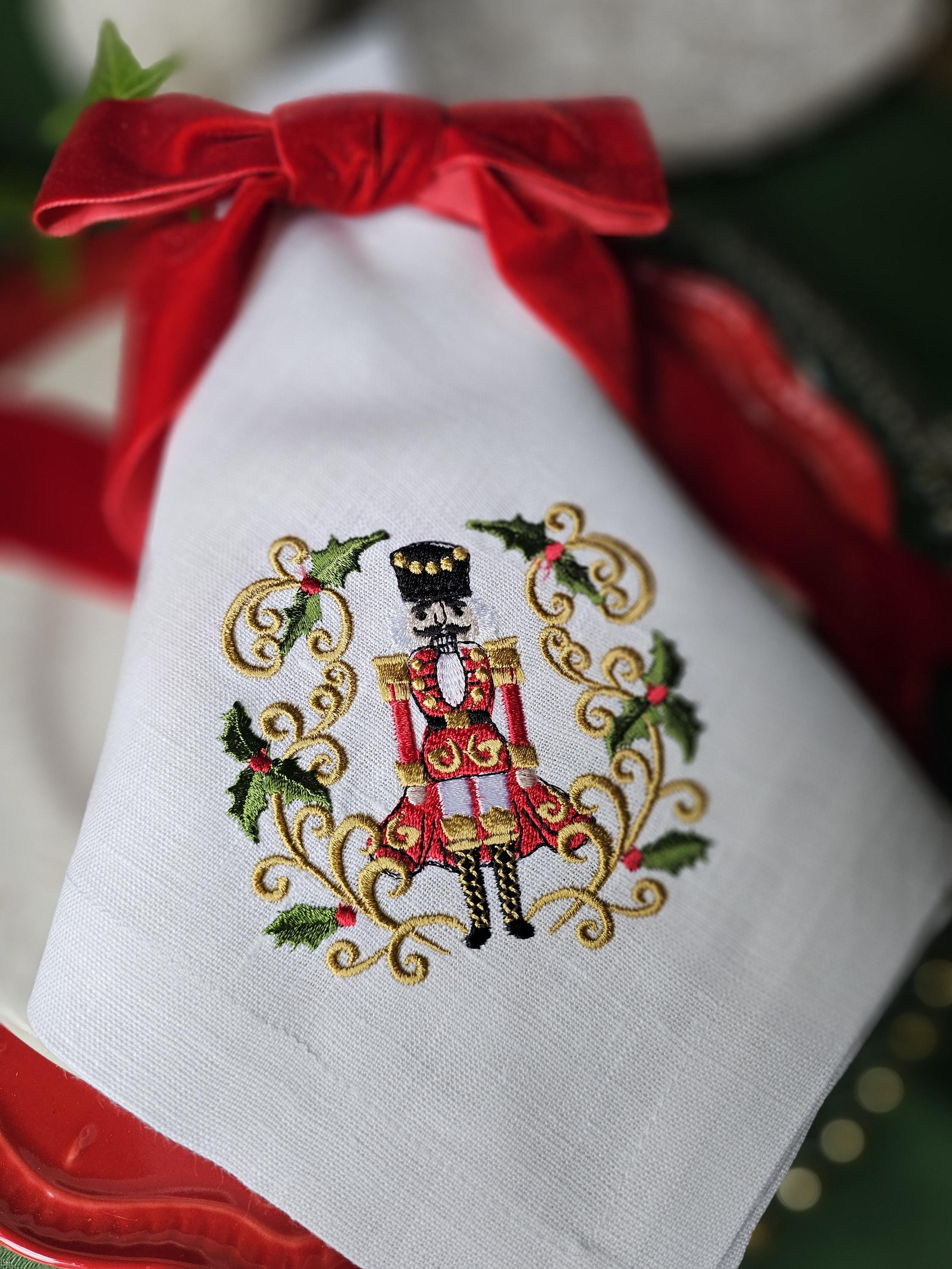刺繍入りくるみ割り人形リネンナプキン：モノグラム入りクリスマス