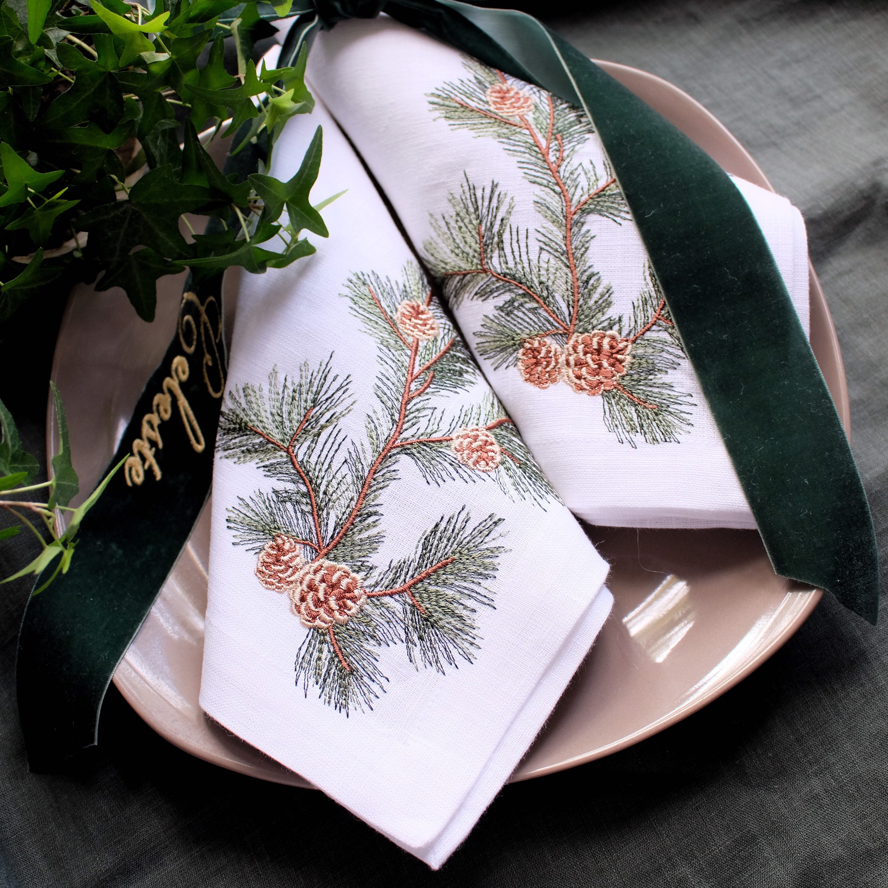 Embroidered Christmas Cloth Napkins Christmas Table Etsy