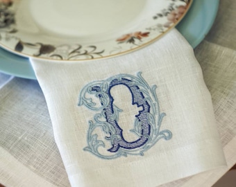Personliga linneservetter: Broderat monogram, Bröllopsbordsdekoration