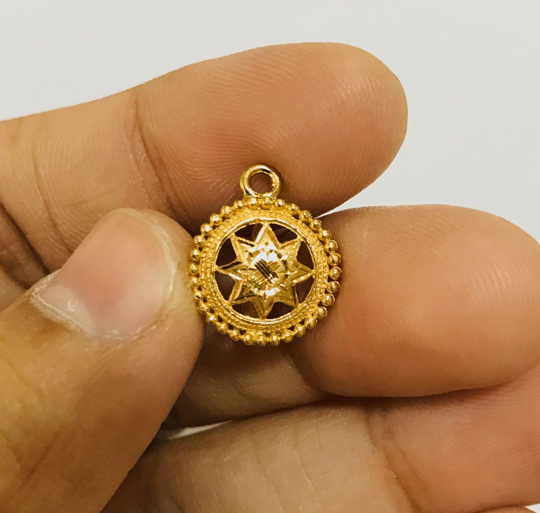 custom solid gold pendants