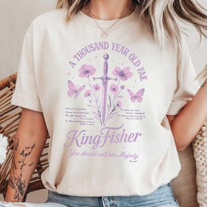 Koszulka Kingfisher Quicksilver, Little Osha, z Ajun Gate Shirt, Quicksilver merch Diabeł tkwi w szczegółach, prezenty gifte gifted bookie