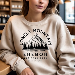 Erebor Lonely Mountain Sweater - Thorin Style, Middle Earth Gift, Durin t-shirt, LOTR Shirt, Buch Fandom Merch, Booknerd Shirt, movie Shirt