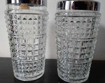 Maravillosos agitadores de cócteles de cristal italianos modernos de mediados de siglo, cristal original de Austria, elegantes artículos de bar vintage, tapas de acero inoxidable