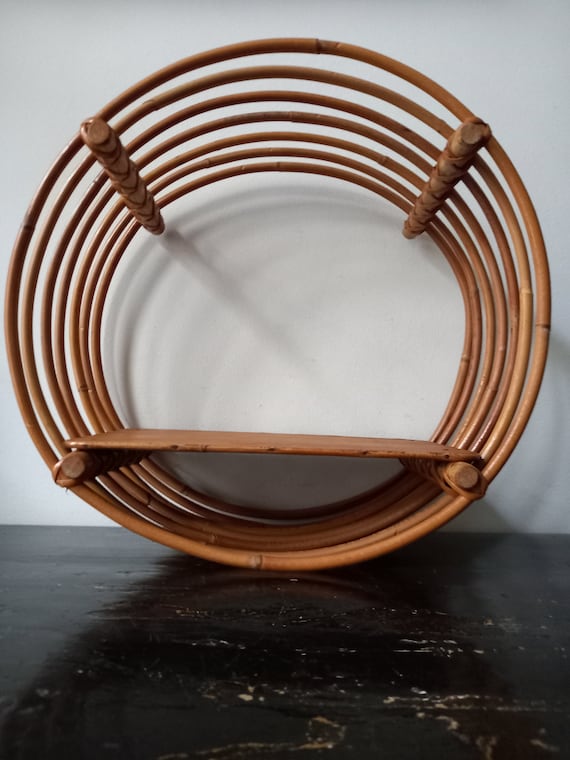 Modernes rundes Bambus-Rattan Wandregal, Mid Century, Spanien, 1960er  Jahre, handgefertigt, Vintage-Handwerkskunst - Etsy sterreich