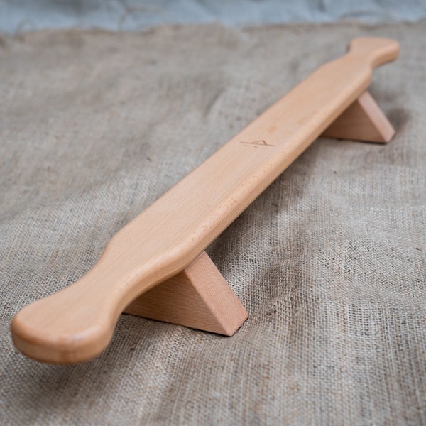 Shena push-up board – traditional Persian sword-grip style in beech