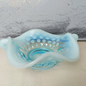 Piatto portagioie in vetro hobnail blu opalescente, portacandele, piatto per bonbon