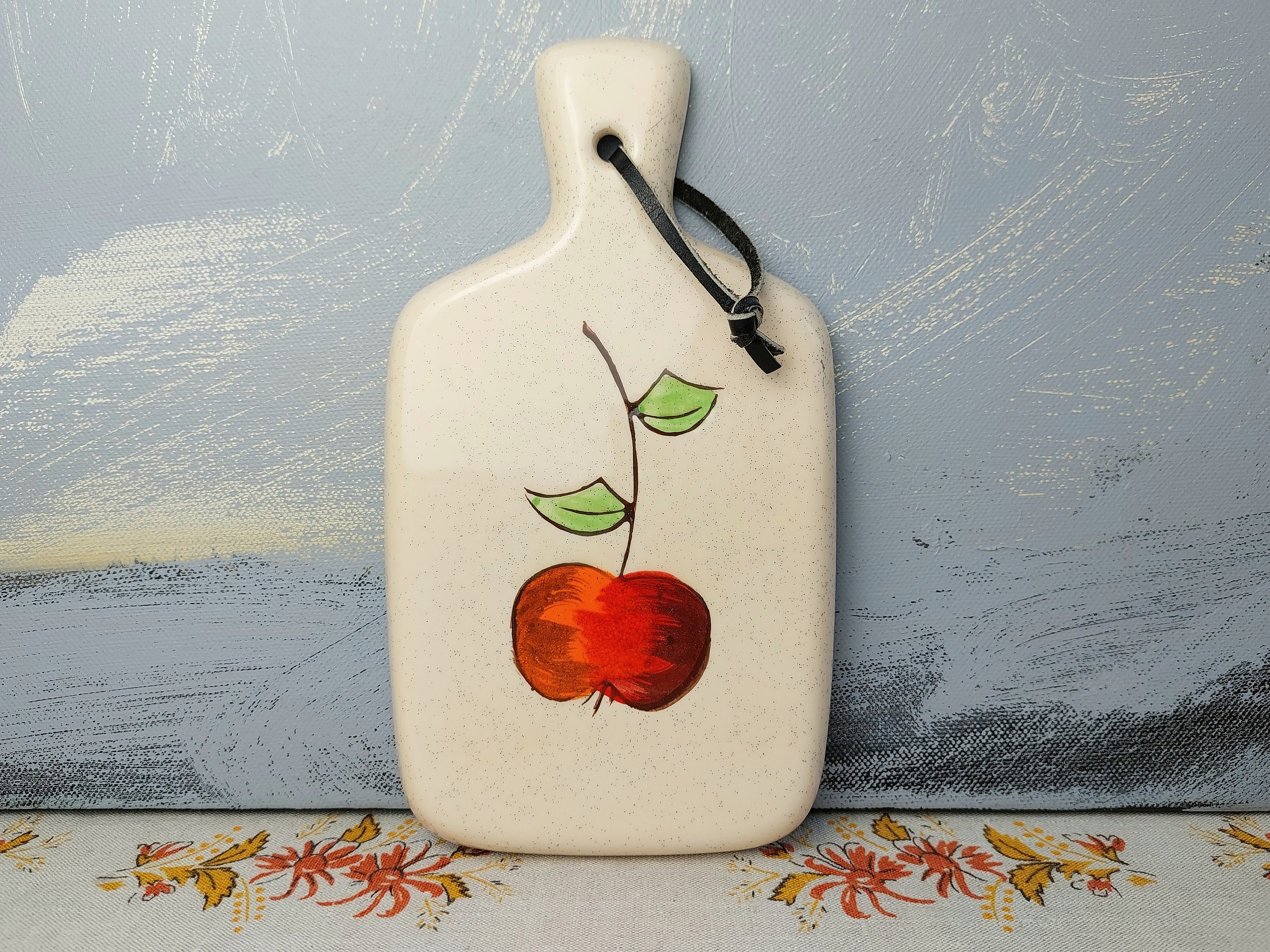 Horishin Potteries Japan Cheese Cutting Board, Apple Decor, Wall