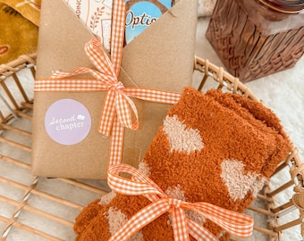 Autumn Blind Date with a Book | Cosy Autumn Gift Box, Book Lover Gift, Fluffy Socks, Hot Chocolate, Reading Gift