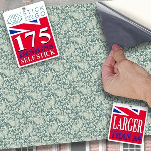 PUPPENHAUS TAPETE Selbstklebend, 1/12th Scale Vinyl Sheet No. 133 Edwardian Blätter auf Teal größer als A4 wird nicht reißen