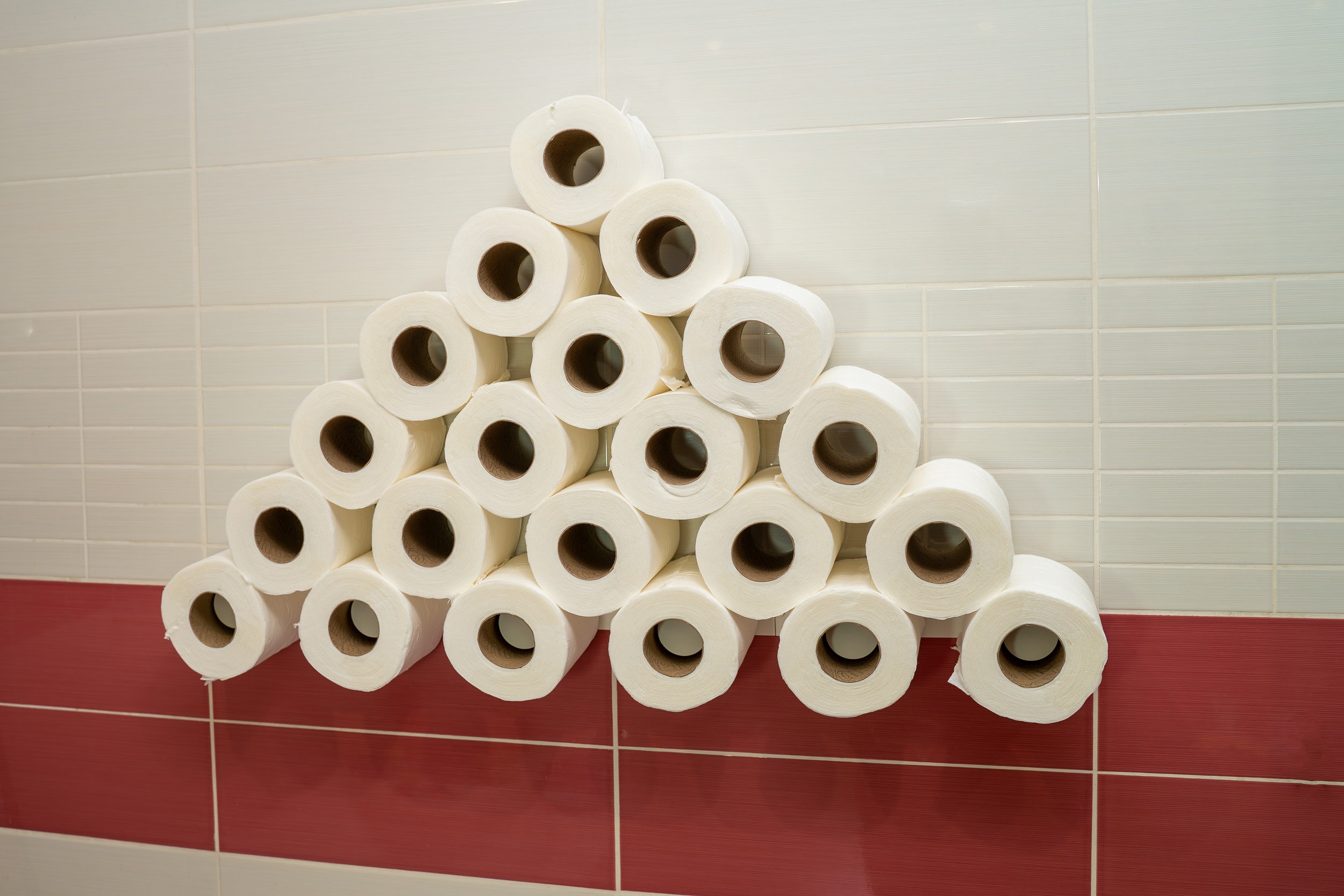 Toilettenpapierhalter Aus Kunststoff, 2 Stück – Federbelastet, Weiß, Einfache Montage, Universelle Passform