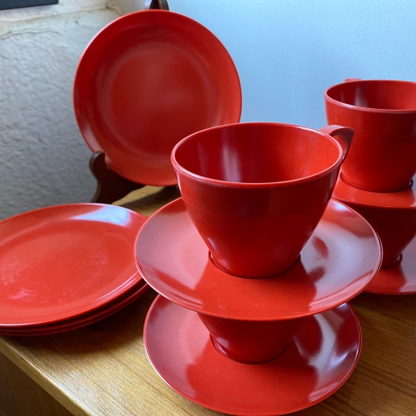 Maplex, Melamine, dark red, plates and cups and saucers