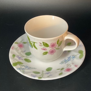 Corelle, Delicate Array, 4 Flat Cup & Saucer Sets