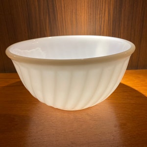 Fire King, swirl, Milk Glass, Mixing Bowl, 9 inch