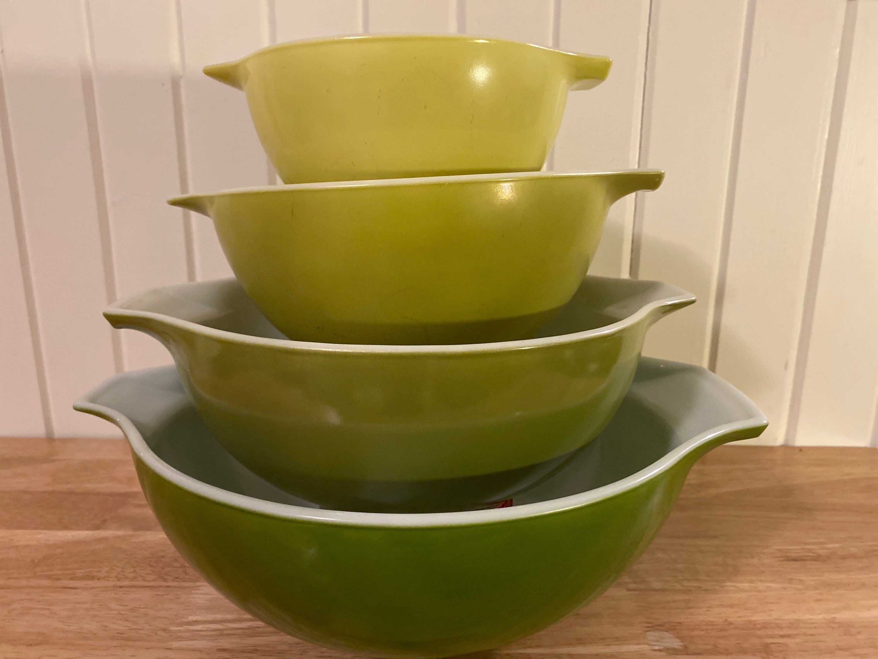 Vintage Pyrex Verde Green Cinderella Mixing Nesting Bowls Set of 3, 444 443  441, Pyrex Nesting Bowl Set of Three, Green Pyrex Set 
