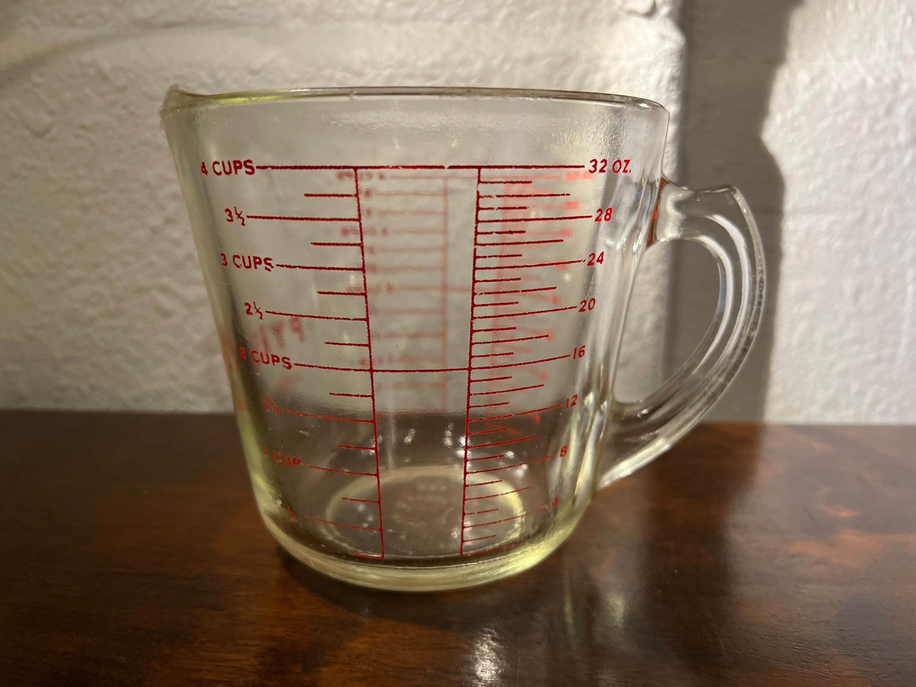 pyrex 6001076 measuring 4 cup 32 oz glass, clear, red 